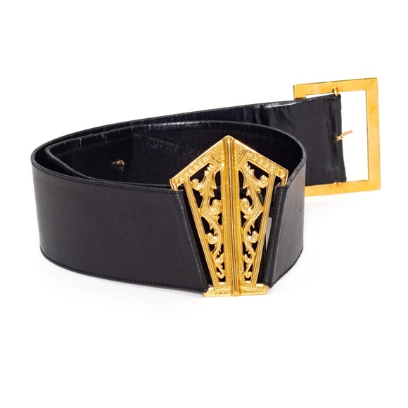 🔥PRICE Drop⚡️CHANEL Vintage Black and Gold Belt